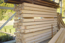 自然素材住宅の天然乾燥の木材